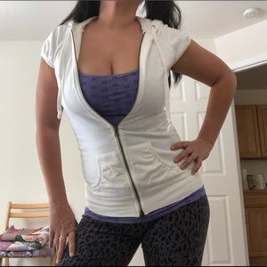 Arizona White Zip Up w/ Mini Puffed Sleeves